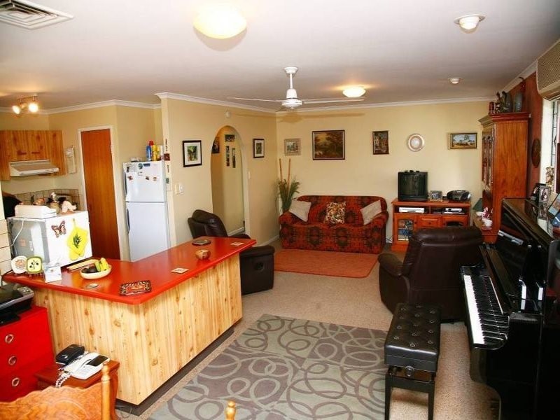 61 Dundas Street, Granville QLD 4650