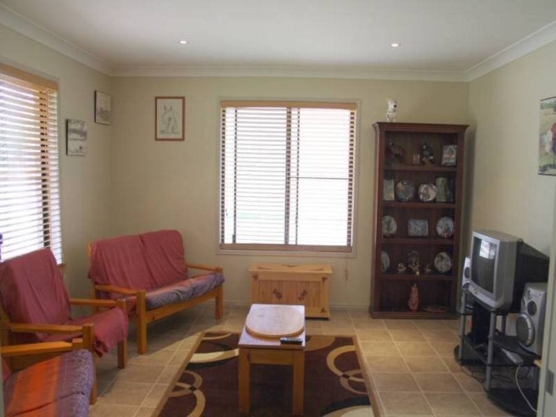 75 Barlow Street, Oakhurst QLD 4650
