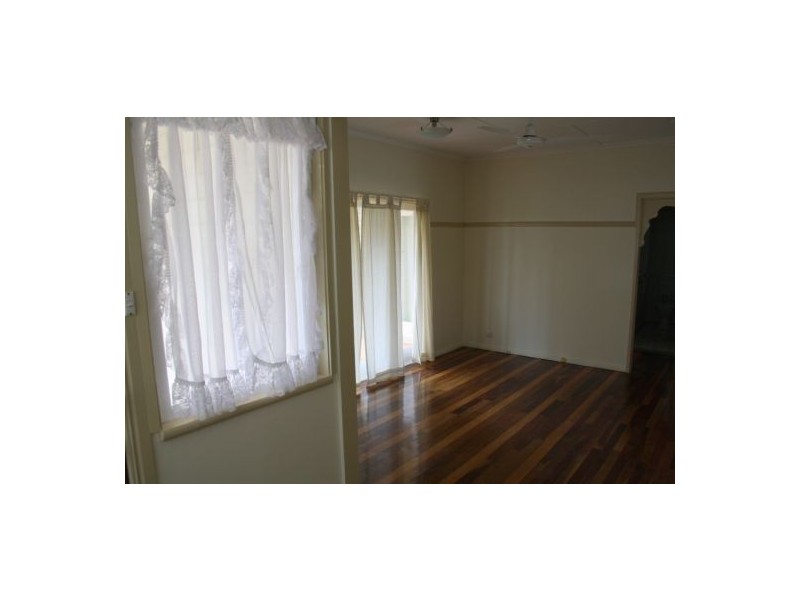 16 Holme Street, Granville QLD 4650