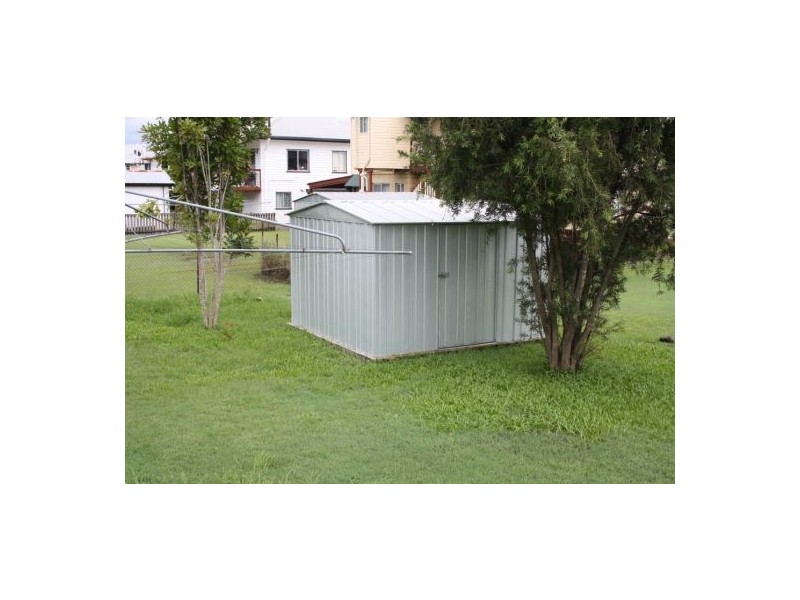 16 Holme Street, Granville QLD 4650