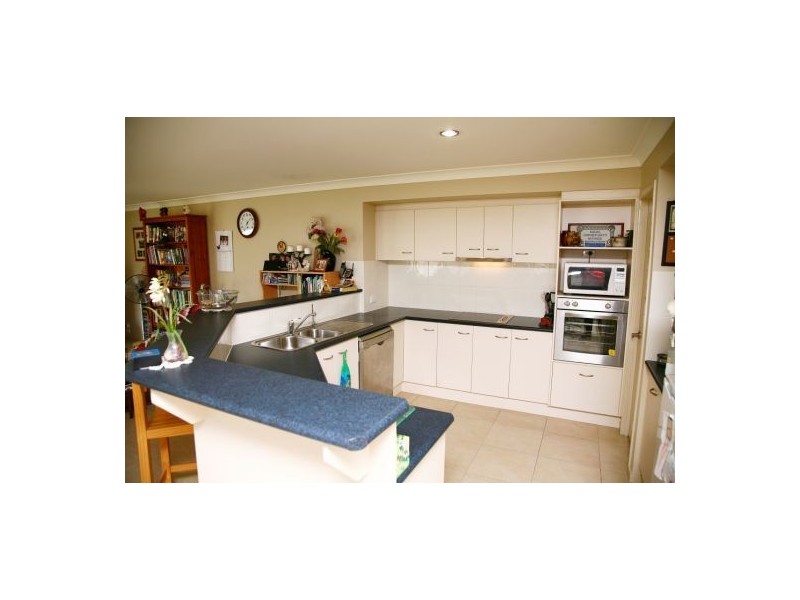 69 Loretto Drive, Oakhurst QLD 4650