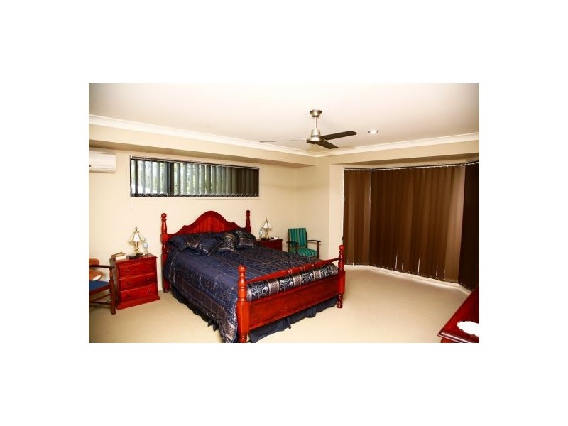 69 Loretto Drive, Oakhurst QLD 4650