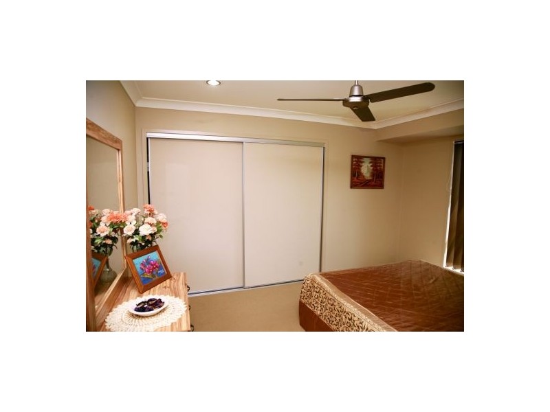 69 Loretto Drive, Oakhurst QLD 4650