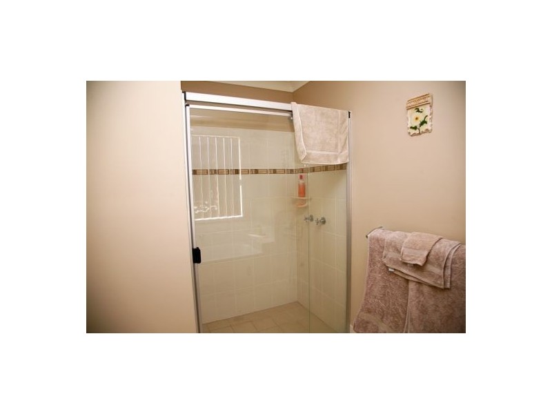 69 Loretto Drive, Oakhurst QLD 4650