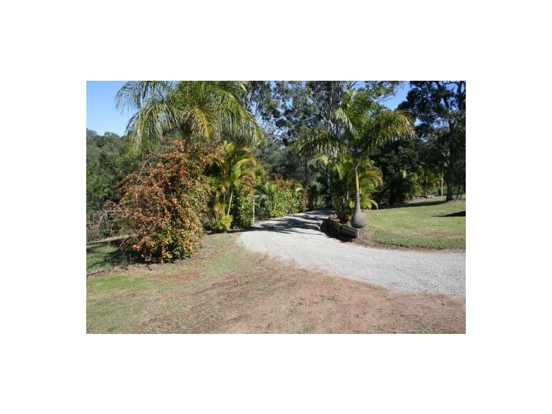 695 Teddington Road, Teddington QLD 4650