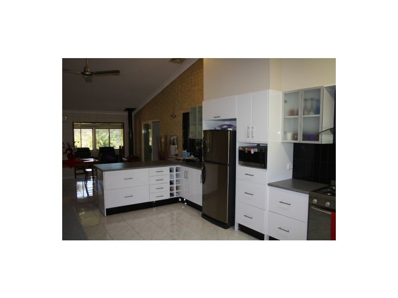 695 Teddington Road, Teddington QLD 4650