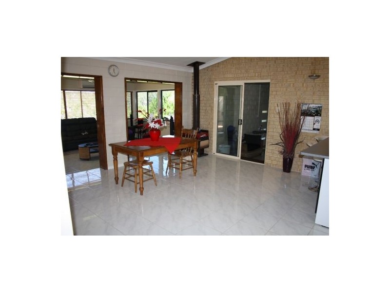 695 Teddington Road, Teddington QLD 4650
