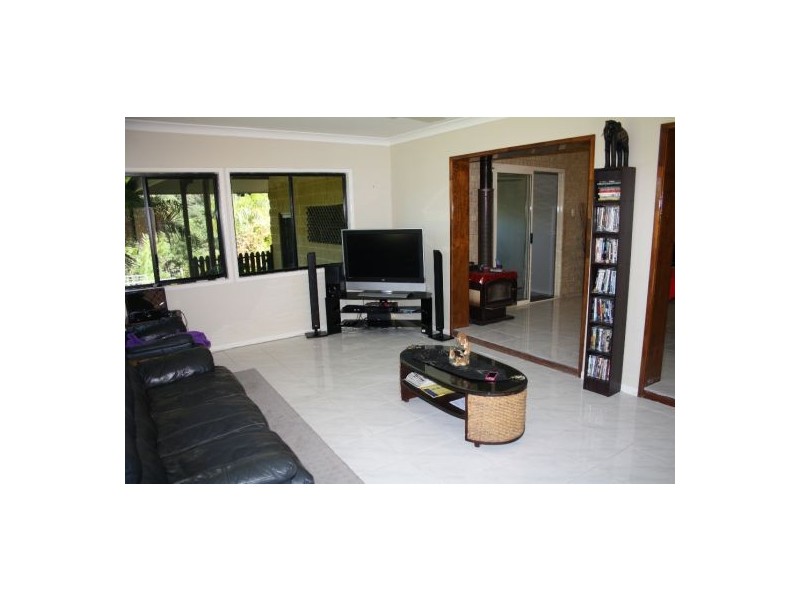 695 Teddington Road, Teddington QLD 4650