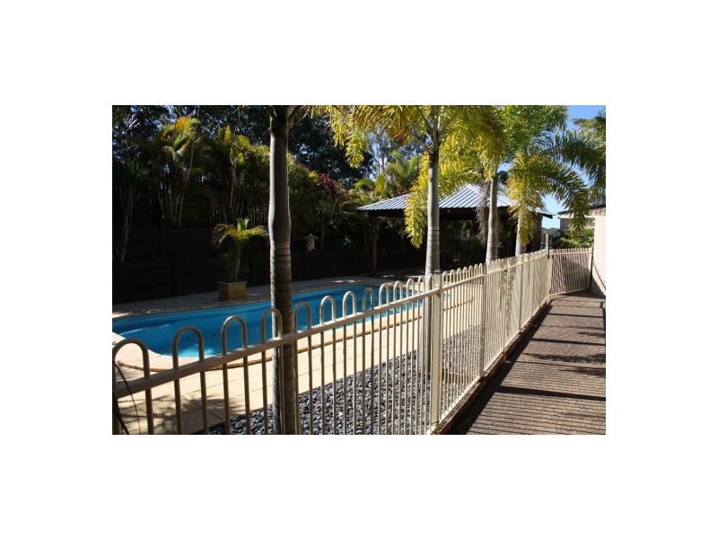 695 Teddington Road, Teddington QLD 4650