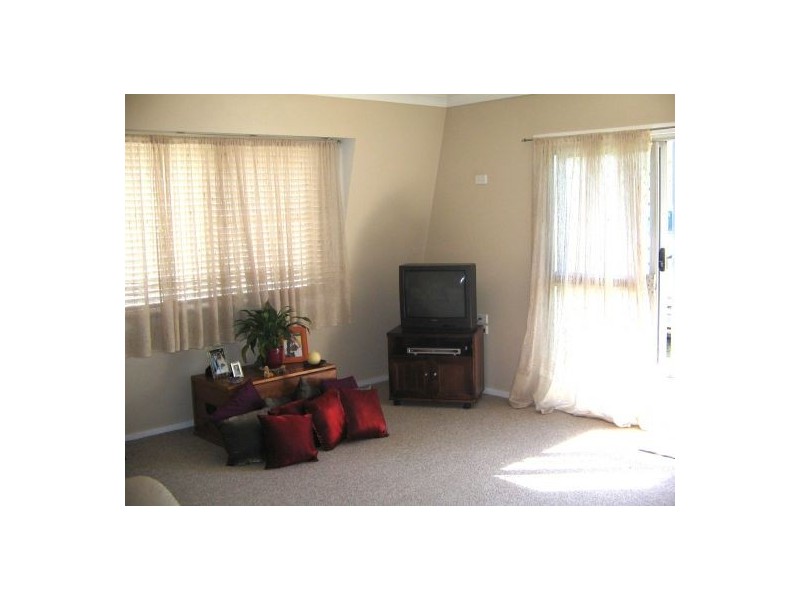 10 Hoffman Road, Owanyilla QLD 4650