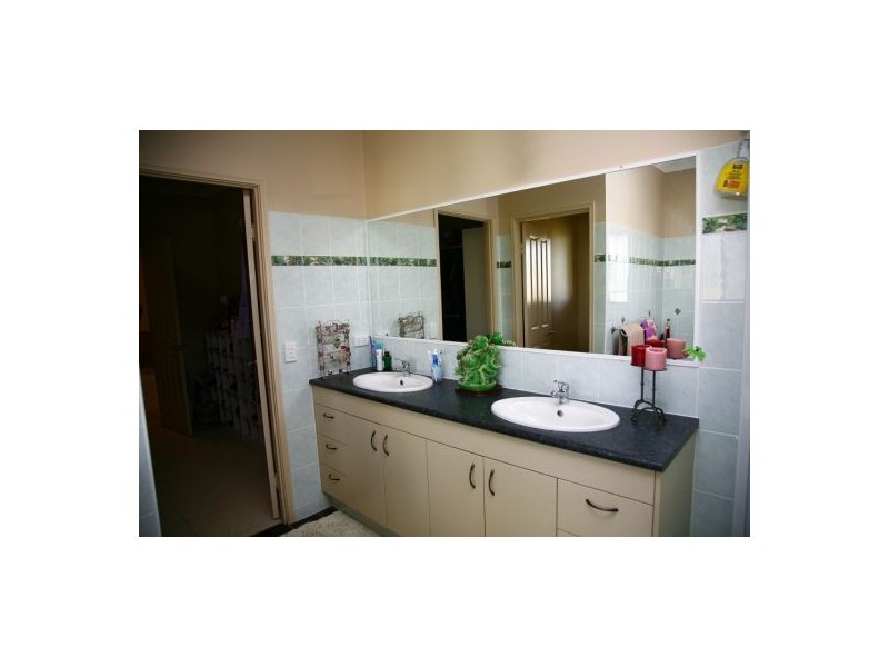 44 Charles Bruce Drive, Oakhurst QLD 4650