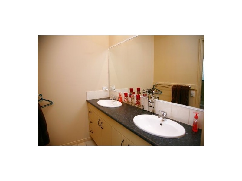 44 Charles Bruce Drive, Oakhurst QLD 4650