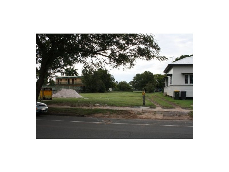 194 John Street, Maryborough QLD 4650