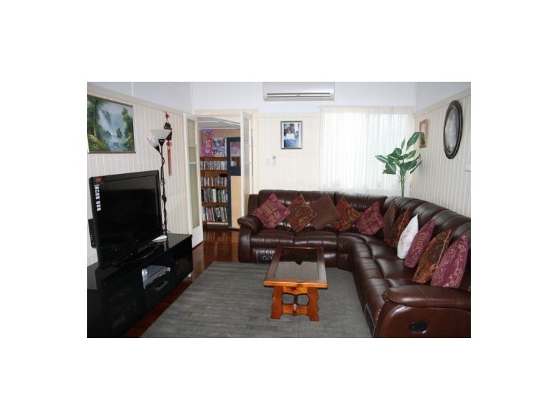 25 James Street, Maryborough QLD 4650