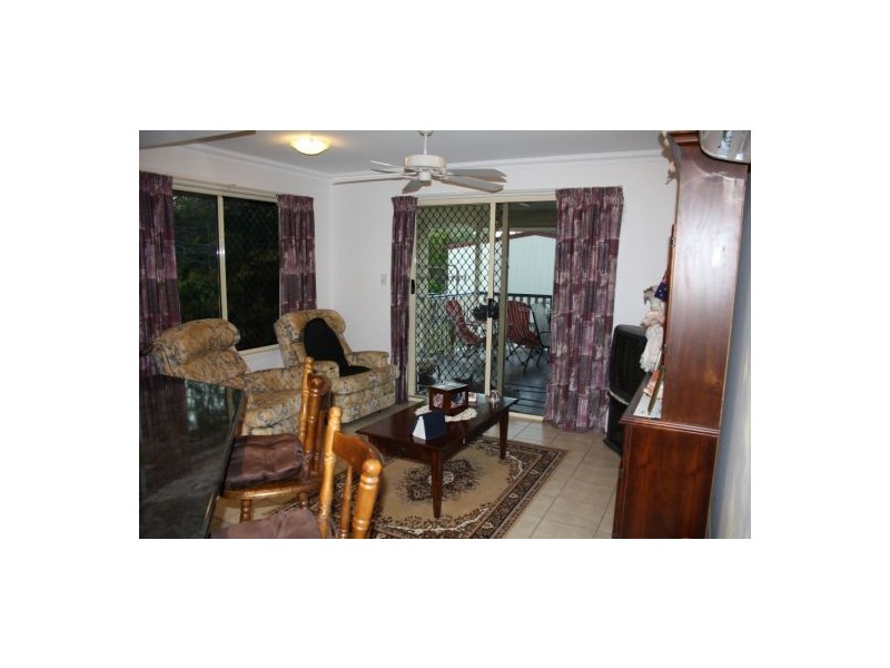 8 Amanda Avenue, Oakhurst QLD 4650
