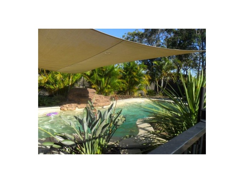 86 Woocoo Drive, Oakhurst QLD 4650