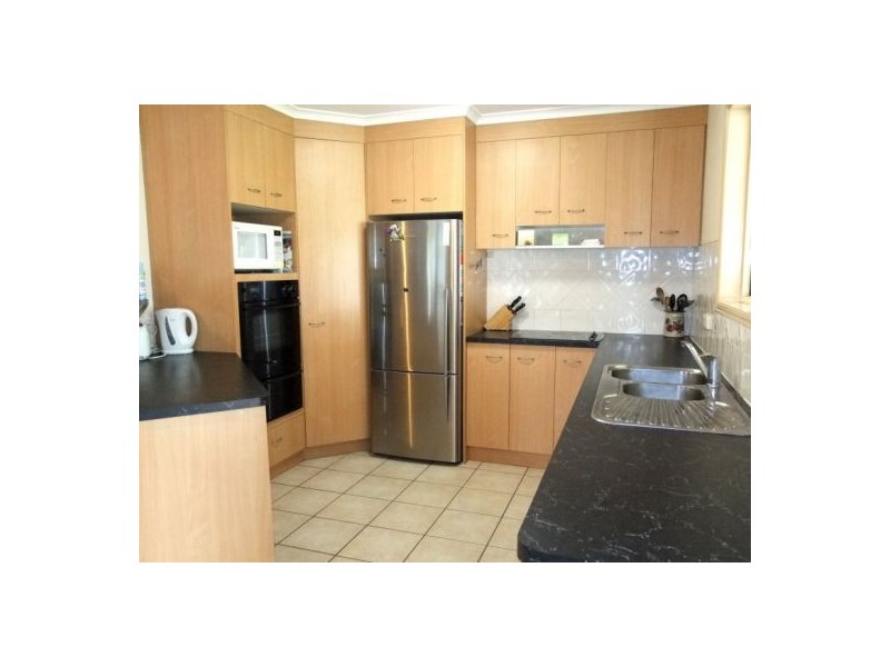 86 Woocoo Drive, Oakhurst QLD 4650