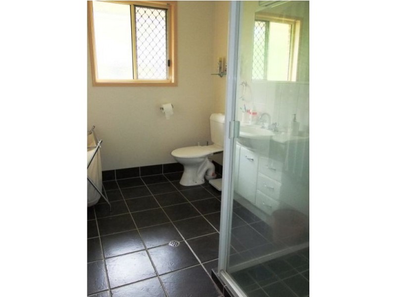 86 Woocoo Drive, Oakhurst QLD 4650