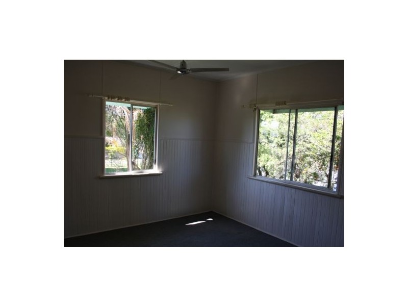 114 Cambridge Street, Granville QLD 4650