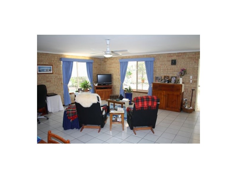 17 Amanda Avenue, Oakhurst QLD 4650