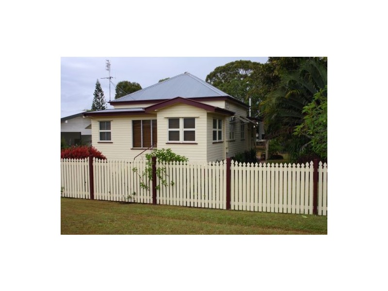 11 Arbury Street, Maryborough QLD 4650