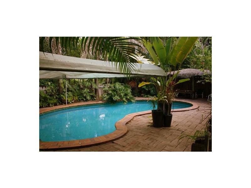 23 William Street, Howard QLD 4659