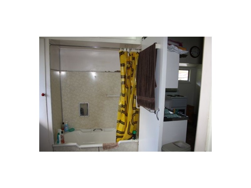 11 Ariadne Street, Maryborough QLD 4650