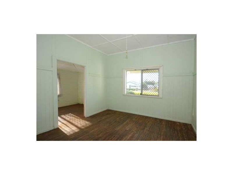 8 May Street, Granville QLD 4650