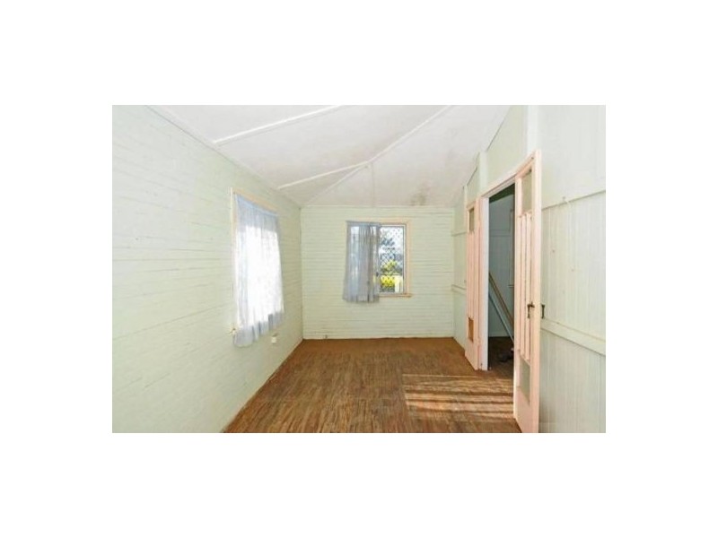 8 May Street, Granville QLD 4650