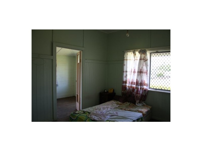8 May Street, Granville QLD 4650