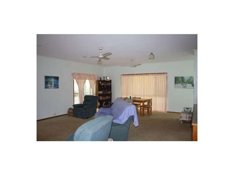 221 Petersen Road, Owanyilla QLD 4650