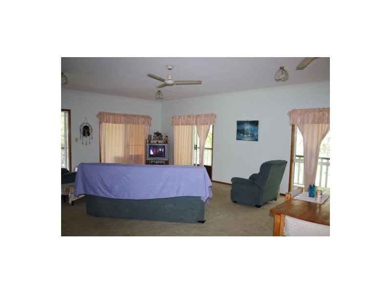 221 Petersen Road, Owanyilla QLD 4650