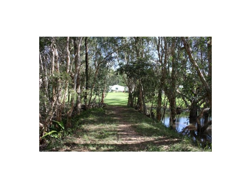 221 Petersen Road, Owanyilla QLD 4650