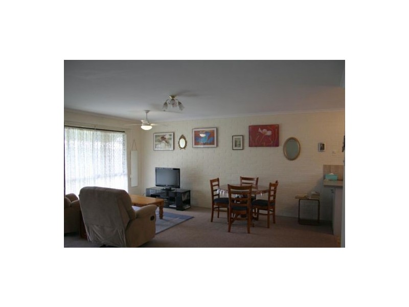 2/239 Albert Street, Maryborough QLD 4650