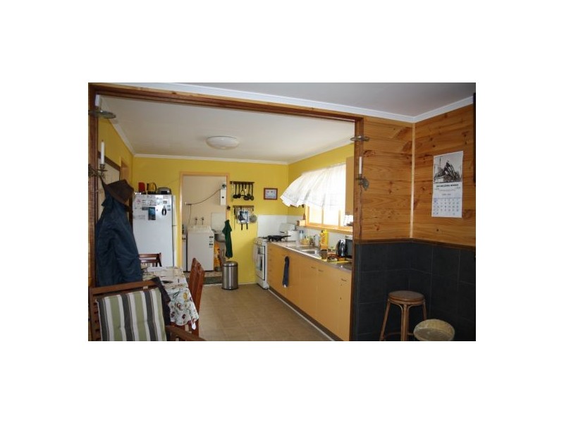 13 Ambrose White Street, Maryborough QLD 4650