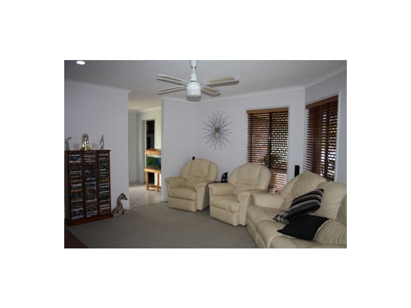 188 Woocoo Drive, Oakhurst QLD 4650