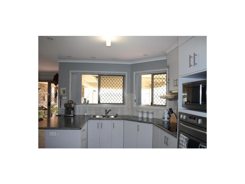 188 Woocoo Drive, Oakhurst QLD 4650