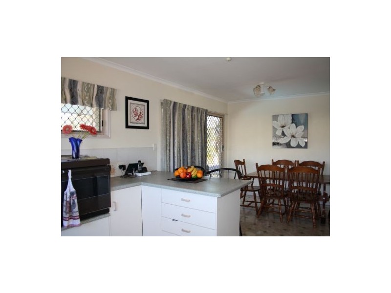 15 Jocelyn Parade, Granville QLD 4650