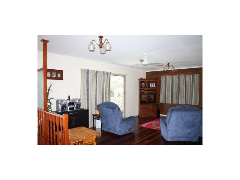 15 Jocelyn Parade, Granville QLD 4650
