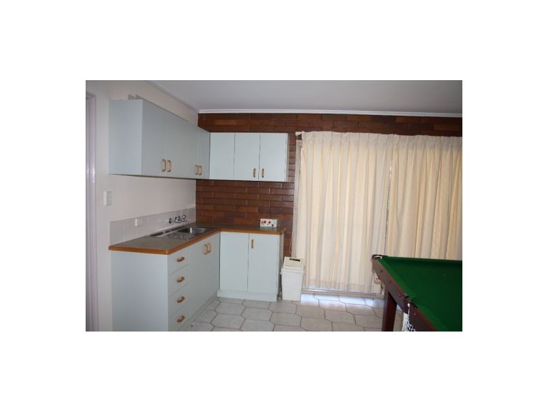 15 Jocelyn Parade, Granville QLD 4650
