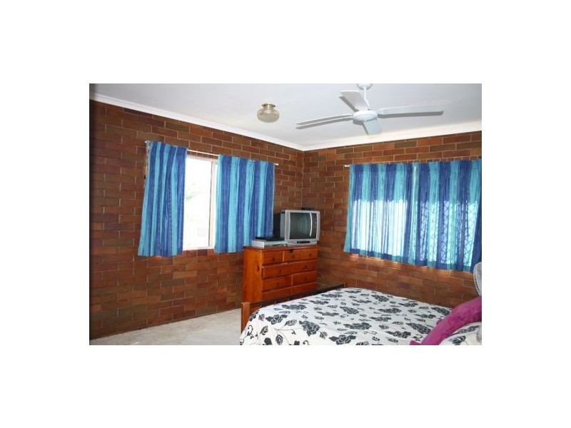 15 Jocelyn Parade, Granville QLD 4650
