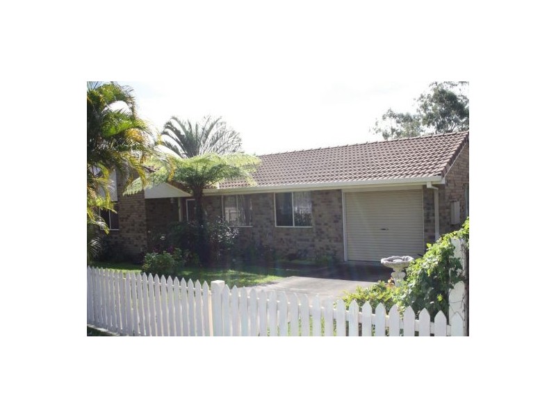 11 Railway Lane, Maryborough West QLD 4650