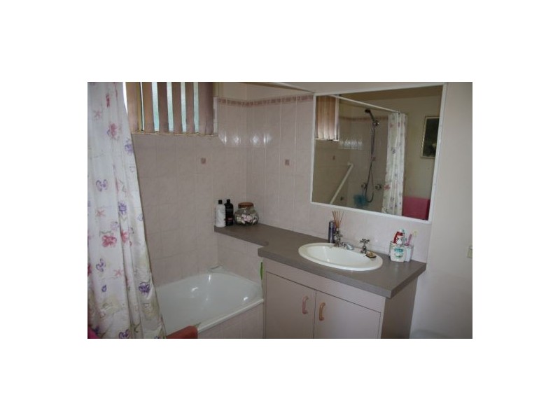 11 Railway Lane, Maryborough West QLD 4650