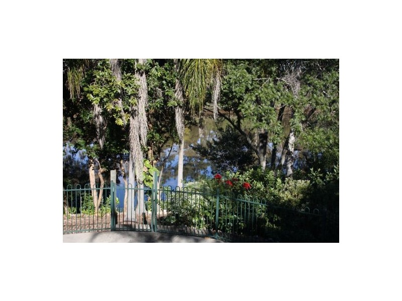 2 Cardigan Street, Granville QLD 4650