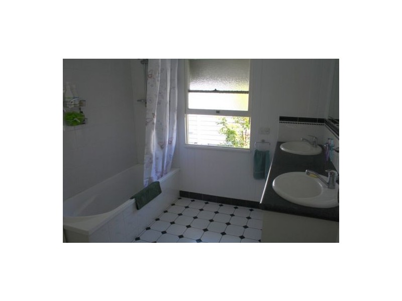 247 John Street, Maryborough QLD 4650