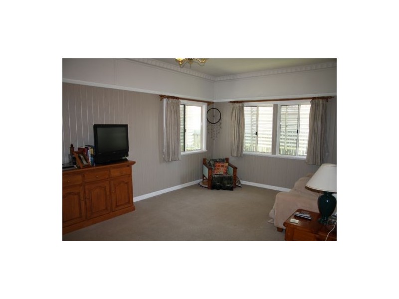 86 Dundas Street, Granville QLD 4650