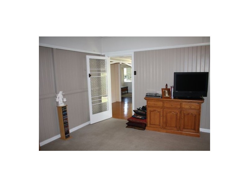 86 Dundas Street, Granville QLD 4650