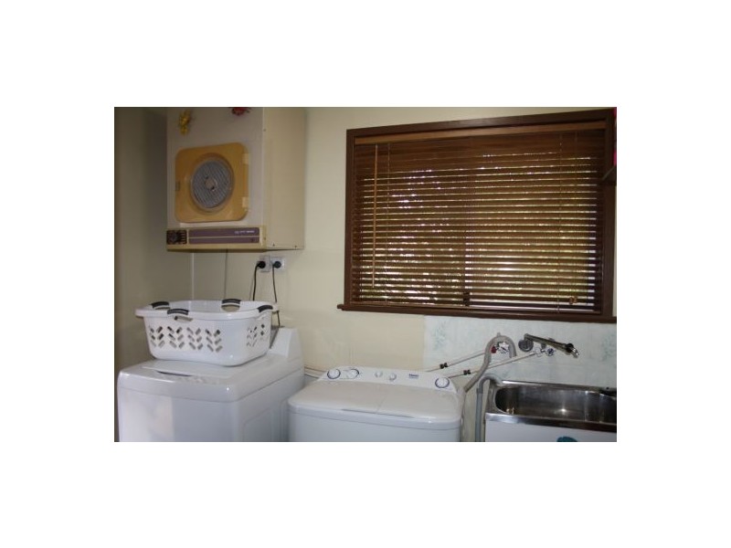 16 Iindah Road East, Tinana QLD 4650