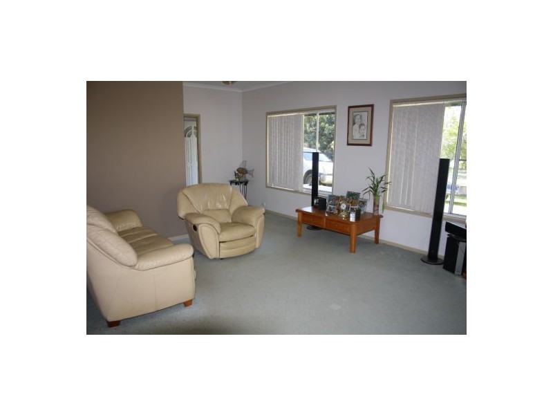 169 Philip Drive, Teddington QLD 4650
