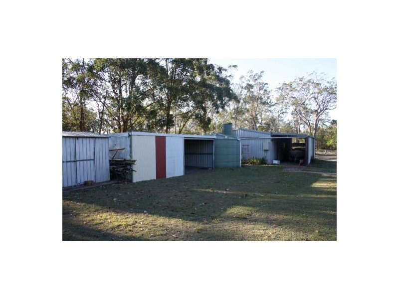 169 Philip Drive, Teddington QLD 4650